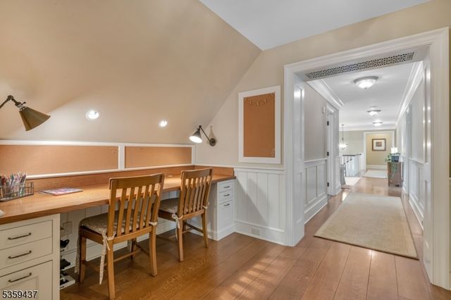 259 Indian Trail Dr, Franklin Lakes Boro, NJ 07417