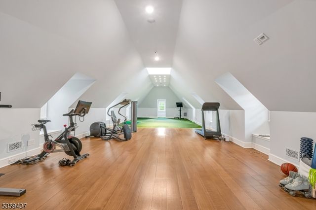 259 Indian Trail Dr, Franklin Lakes Boro, NJ 07417