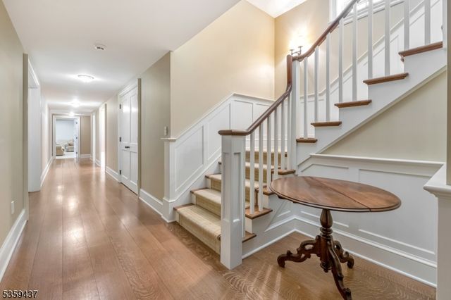 259 Indian Trail Dr, Franklin Lakes Boro, NJ 07417