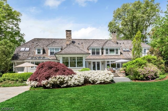 259 Indian Trail Dr, Franklin Lakes Boro, NJ 07417
