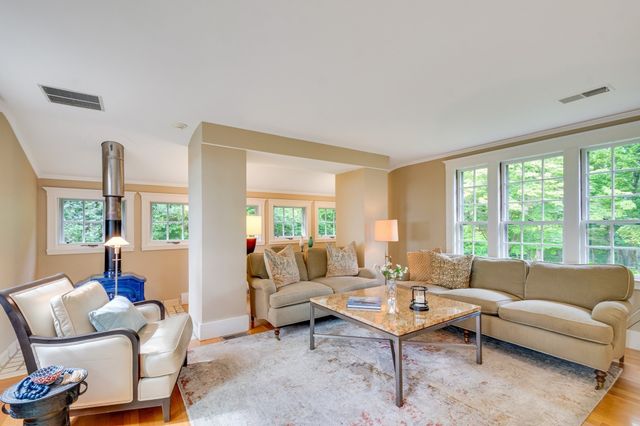 9 Hilliard Road, Lincoln, MA 01773