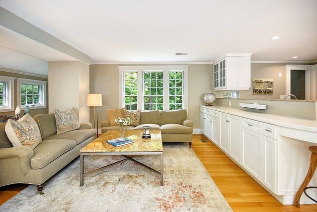 9 Hilliard Road, Lincoln, MA 01773