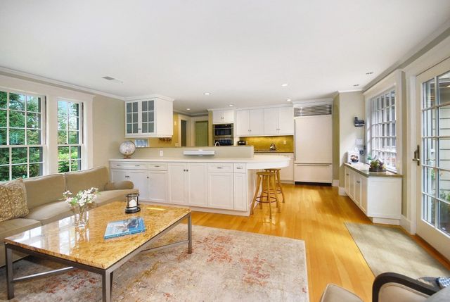 9 Hilliard Road, Lincoln, MA 01773