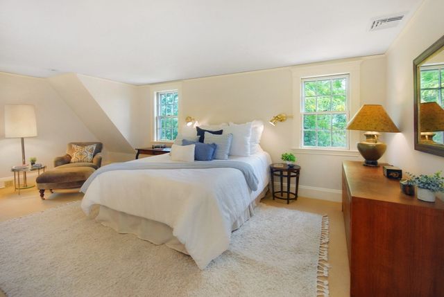 9 Hilliard Road, Lincoln, MA 01773