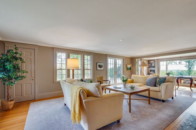 9 Hilliard Road, Lincoln, MA 01773