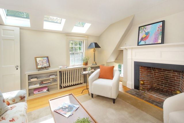 9 Hilliard Road, Lincoln, MA 01773