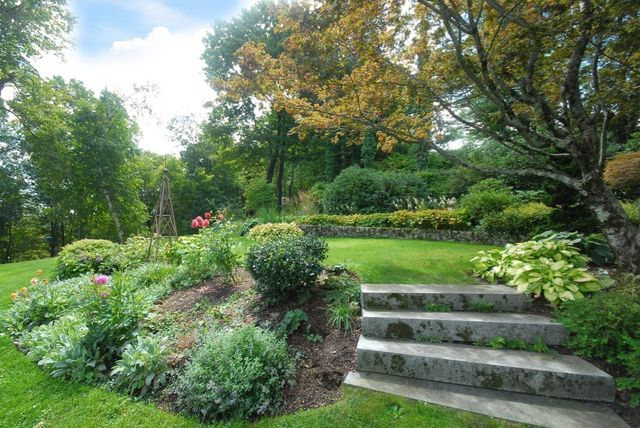 9 Hilliard Road, Lincoln, MA 01773
