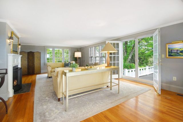 9 Hilliard Road, Lincoln, MA 01773