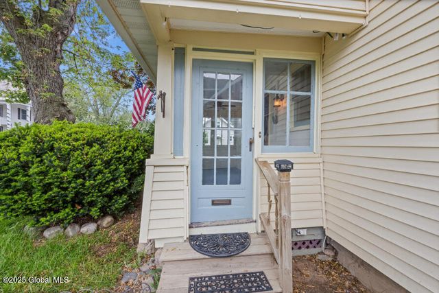 212 Riverside Avenue, Scotia, NY 12302