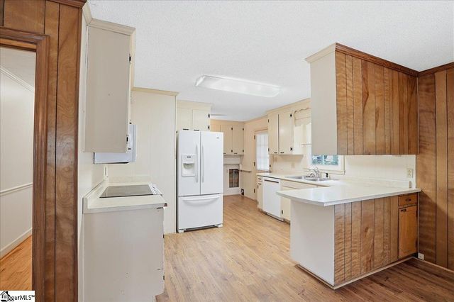 208 Skyland Drive, Clinton, SC 29325