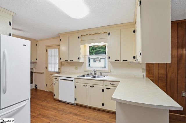 208 Skyland Drive, Clinton, SC 29325