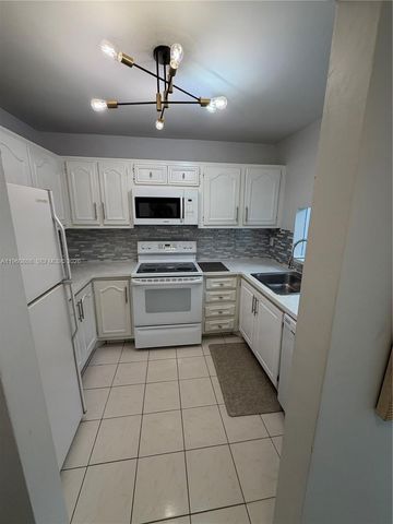 13685 NE 10th Avenue 210, North Miami, FL 33161