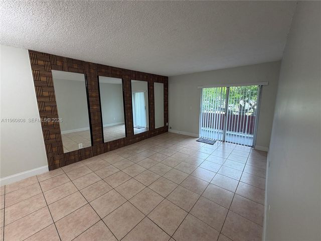 13685 NE 10th Avenue 210, North Miami, FL 33161
