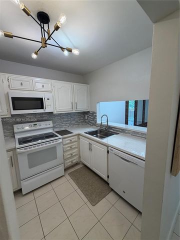 13685 NE 10th Avenue 210, North Miami, FL 33161