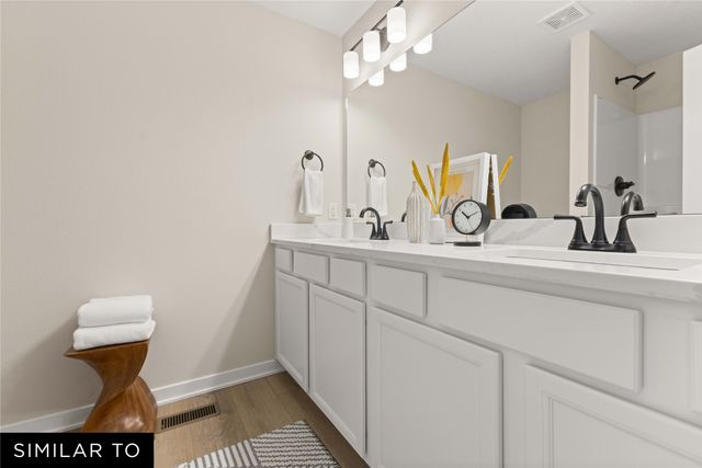 218 NE Wildflower Drive, Pleasant Hill, IA 50327