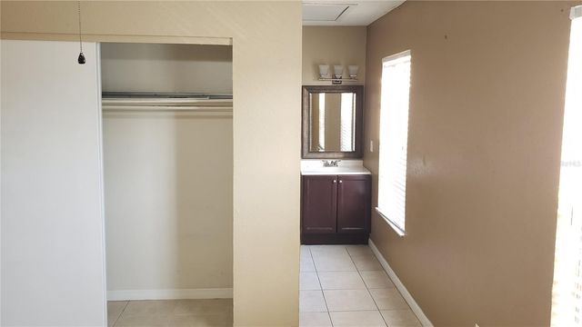 21020 VOYAGER BOULEVARD 5, Land O Lakes, FL 34638