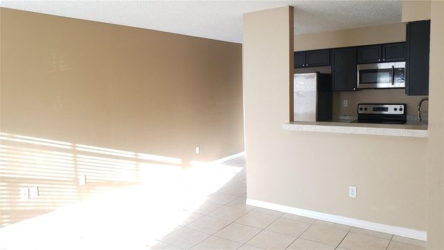 21020 VOYAGER BOULEVARD 5, Land O Lakes, FL 34638