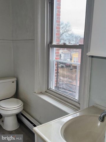 205 E 24TH ST, Wilmington, DE 19802
