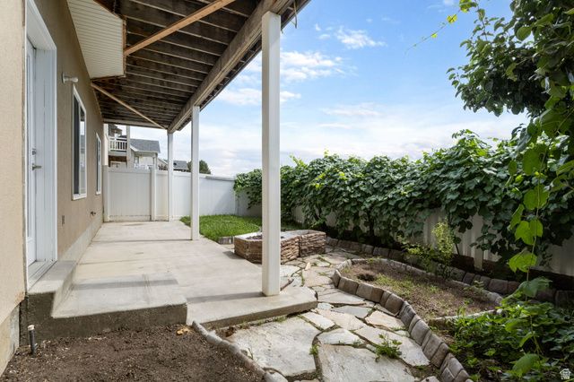 8987 N COTTAGE CANYON DR, Cedar Hills, UT 84062