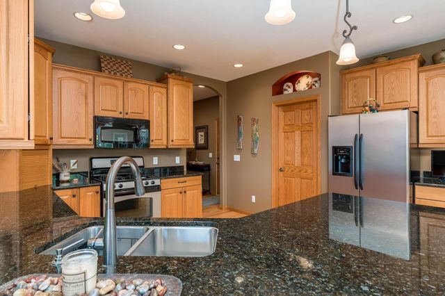 117 Grovebrook Drive, Mankato, MN 56001