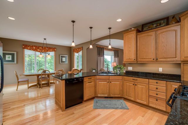 117 Grovebrook Drive, Mankato, MN 56001