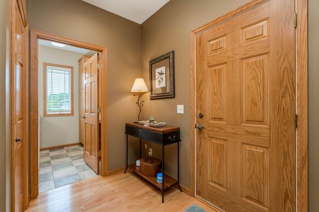 117 Grovebrook Drive, Mankato, MN 56001
