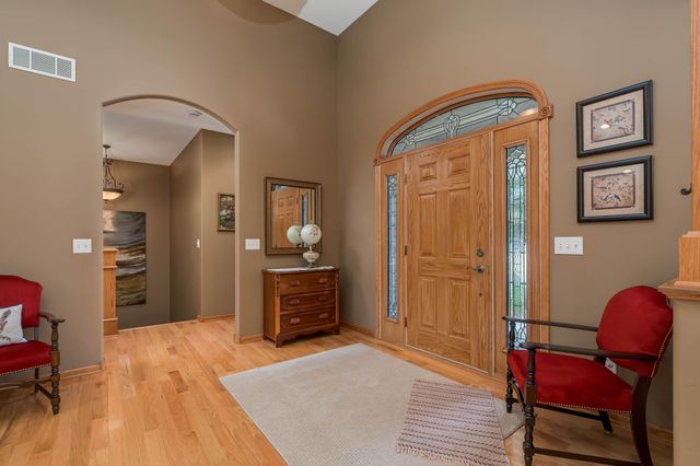 117 Grovebrook Drive, Mankato, MN 56001