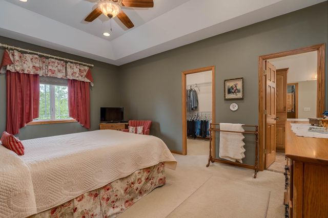 117 Grovebrook Drive, Mankato, MN 56001
