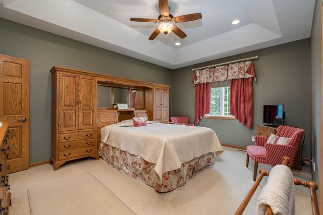 117 Grovebrook Drive, Mankato, MN 56001