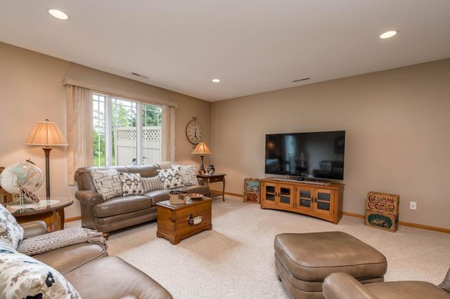 117 Grovebrook Drive, Mankato, MN 56001