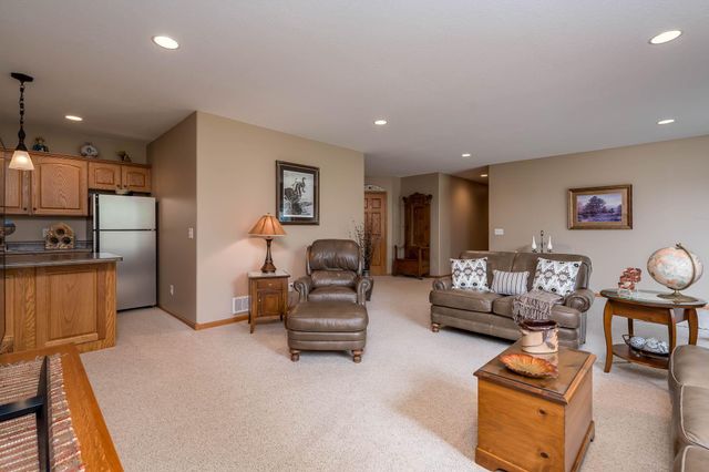 117 Grovebrook Drive, Mankato, MN 56001
