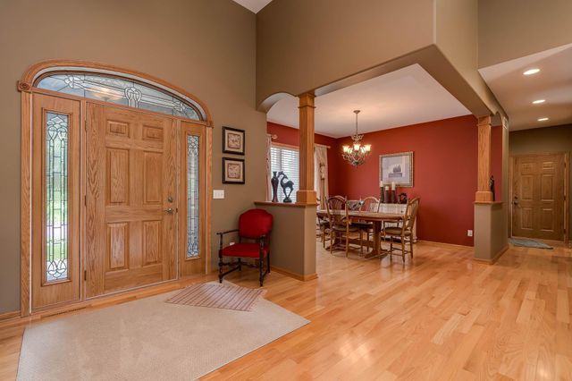 117 Grovebrook Drive, Mankato, MN 56001