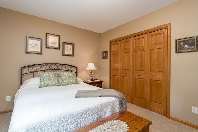 117 Grovebrook Drive, Mankato, MN 56001