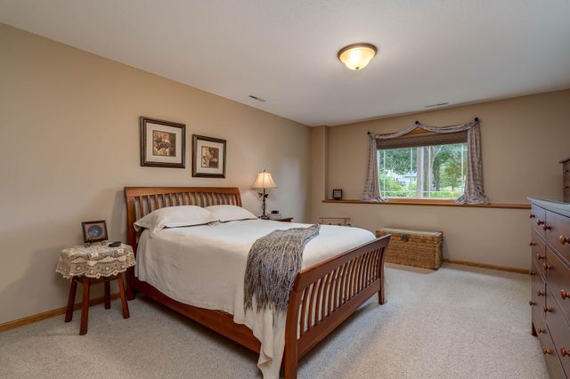 117 Grovebrook Drive, Mankato, MN 56001