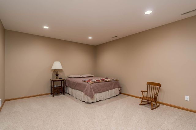 117 Grovebrook Drive, Mankato, MN 56001