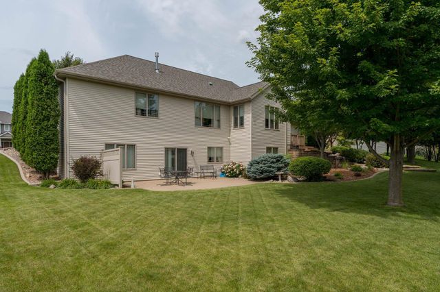 117 Grovebrook Drive, Mankato, MN 56001
