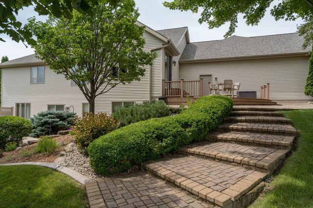 117 Grovebrook Drive, Mankato, MN 56001