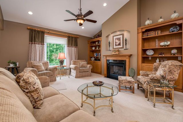 117 Grovebrook Drive, Mankato, MN 56001