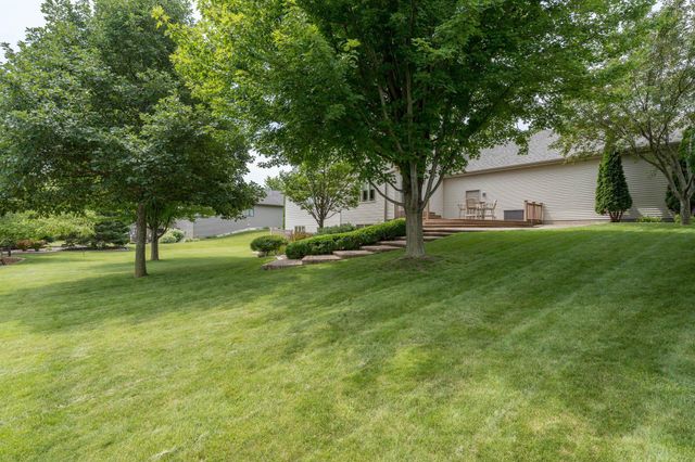 117 Grovebrook Drive, Mankato, MN 56001