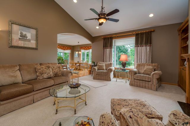 117 Grovebrook Drive, Mankato, MN 56001