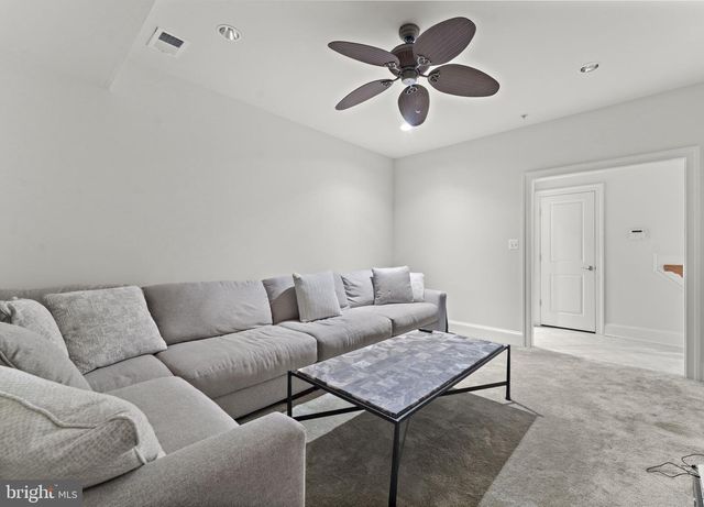 1815 POTOMAC GREENS DR, Alexandria, VA 22314