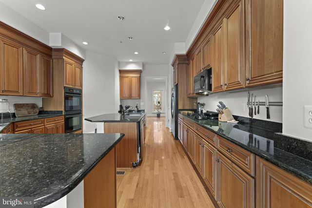 1815 POTOMAC GREENS DR, Alexandria, VA 22314