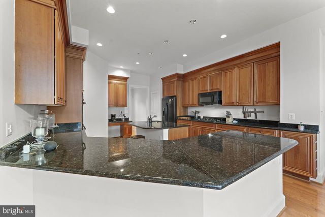 1815 POTOMAC GREENS DR, Alexandria, VA 22314