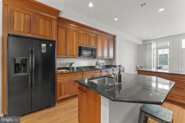 1815 POTOMAC GREENS DR, Alexandria, VA 22314