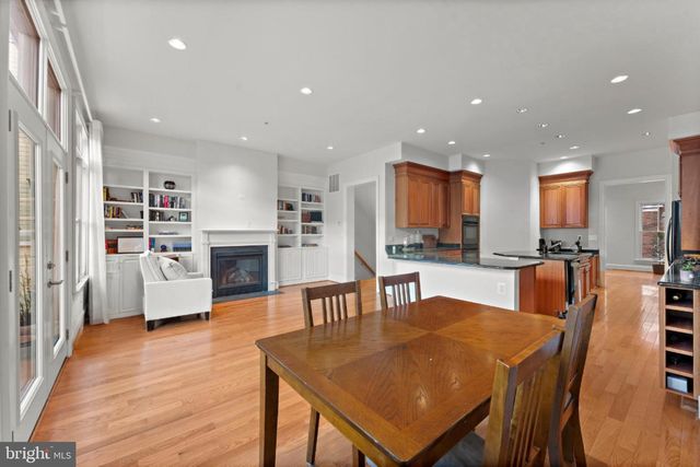 1815 POTOMAC GREENS DR, Alexandria, VA 22314