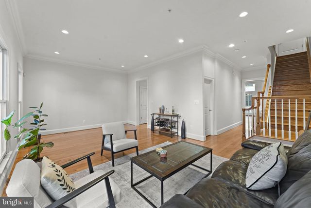 1815 POTOMAC GREENS DR, Alexandria, VA 22314