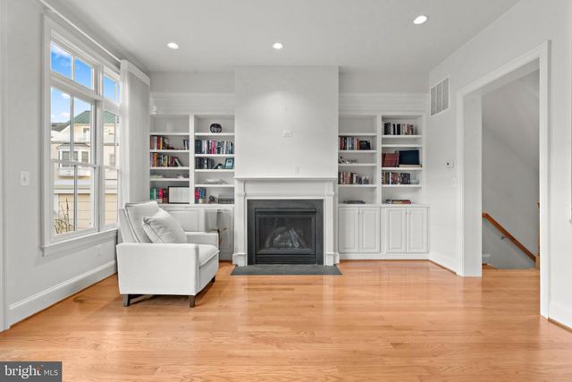 1815 POTOMAC GREENS DR, Alexandria, VA 22314