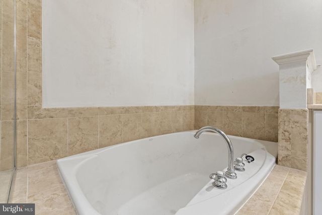 1815 POTOMAC GREENS DR, Alexandria, VA 22314