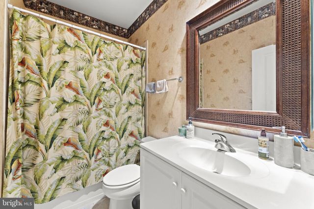 1815 POTOMAC GREENS DR, Alexandria, VA 22314