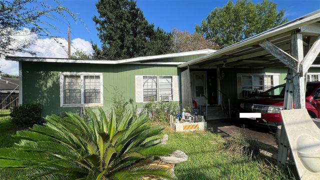 1306 Fair Oaks Drive, Richmond, TX 77469